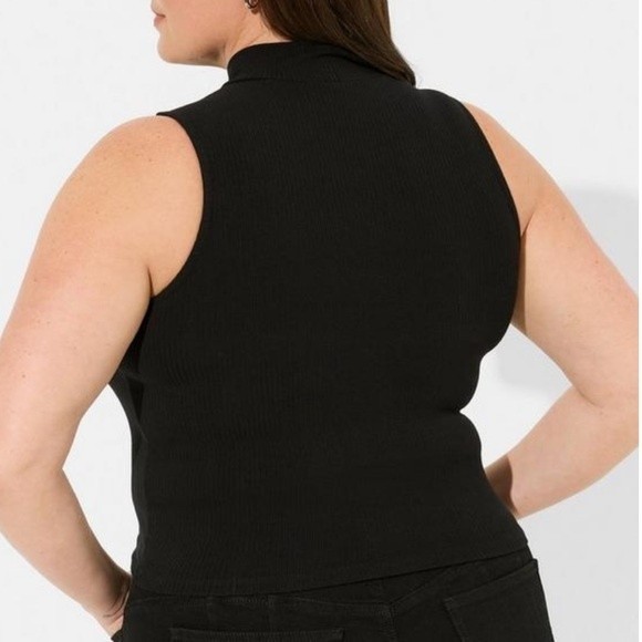 NWT Torrid Black Rib Mock Neck Cut Out Snap Crop Tank Size 4X - Picture 5 of 5